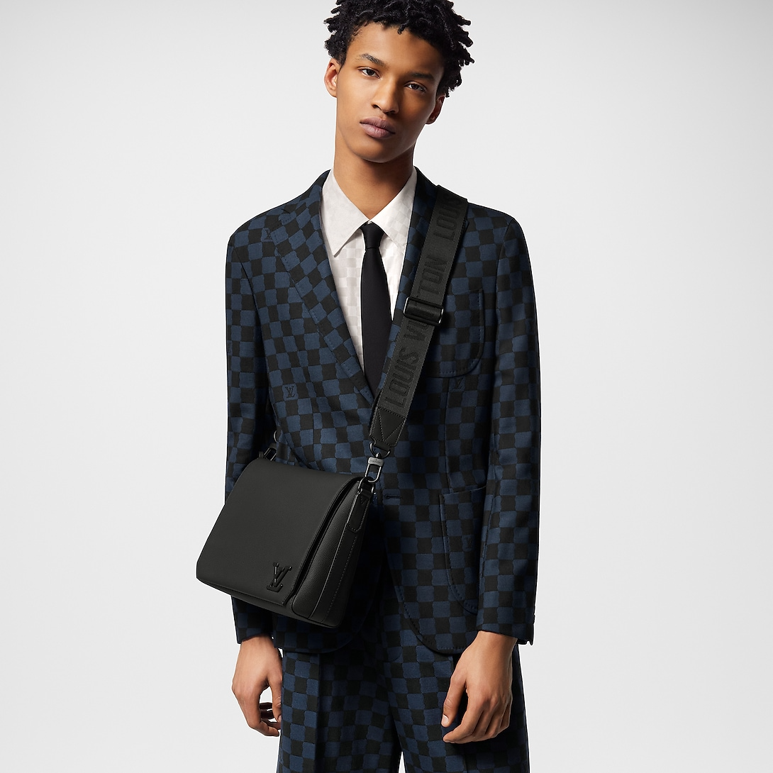 Louis Vuitton District Pm Bag Black 26Cm M30850 For Men