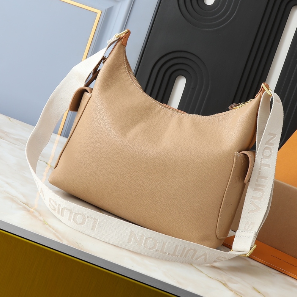 Louis Vuitton Hobo Cargo Beige 31Cm M12697