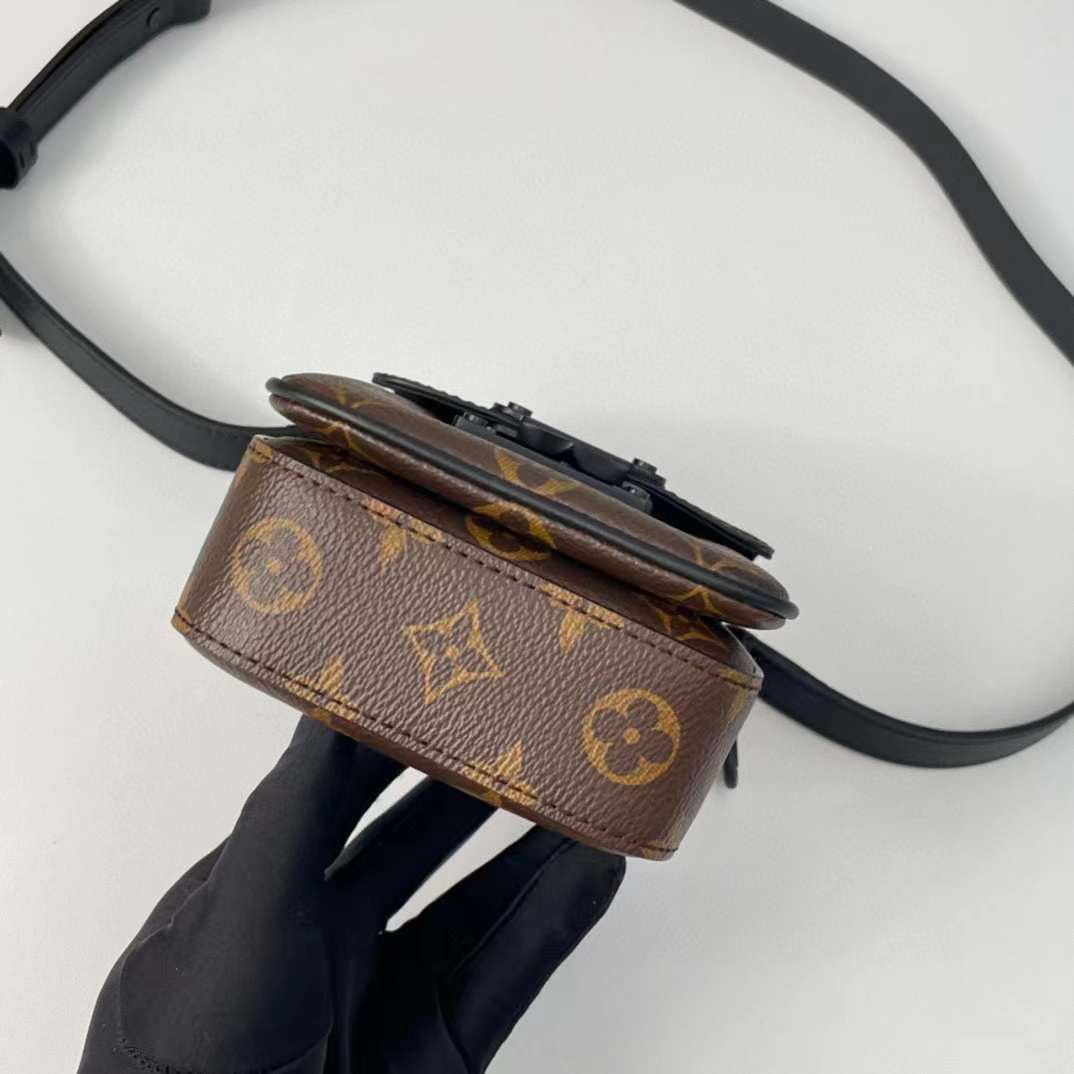 Louis Vuitton S Lock Vertical Wearable Wallet 19Cm M81522