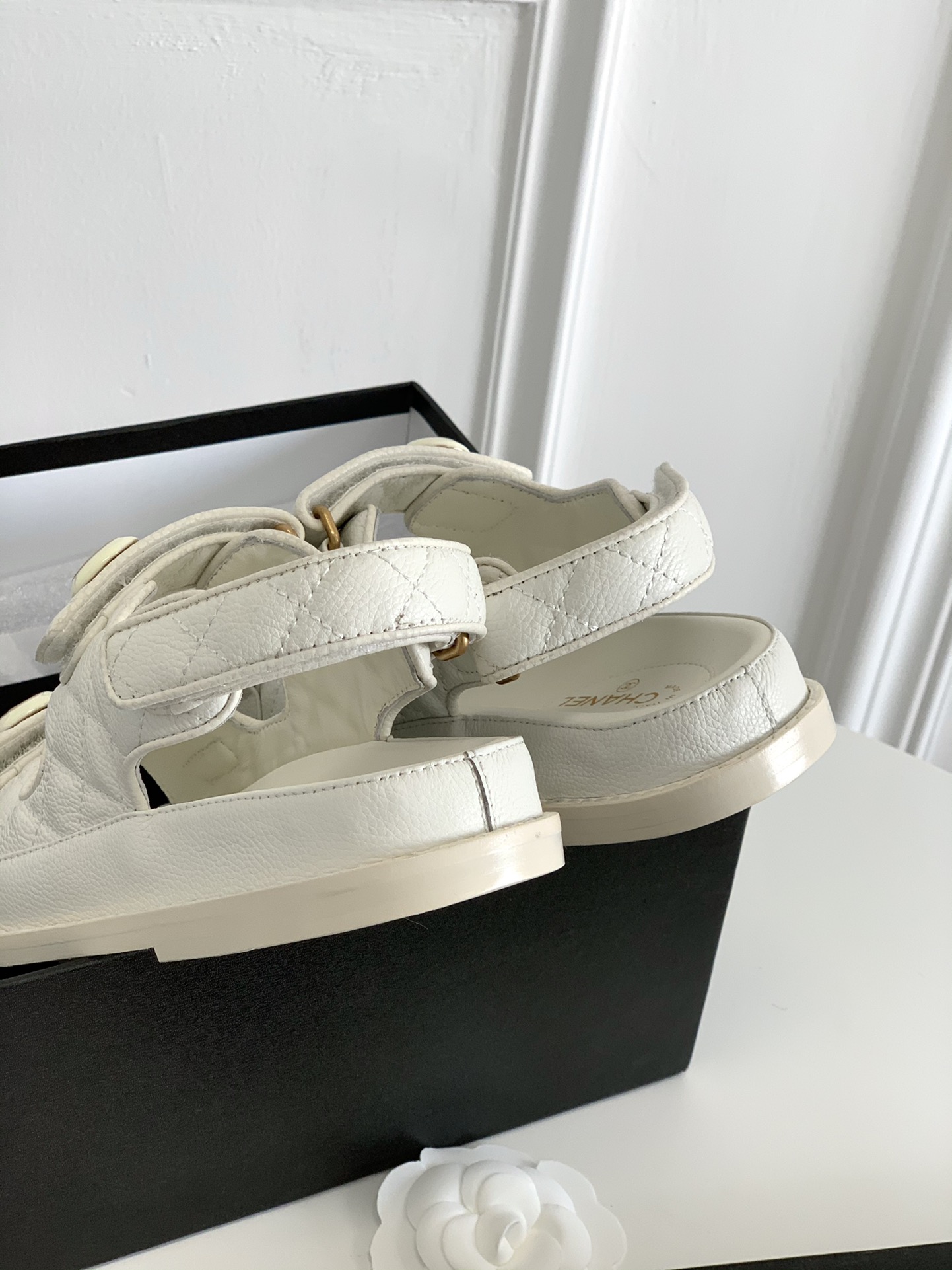 Chanel Cc Button Velcro White Sandals Grained Leather