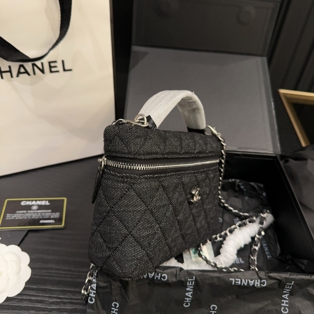Chanel Classic Vanity With Chain Silver Tone Denim Black 19cm