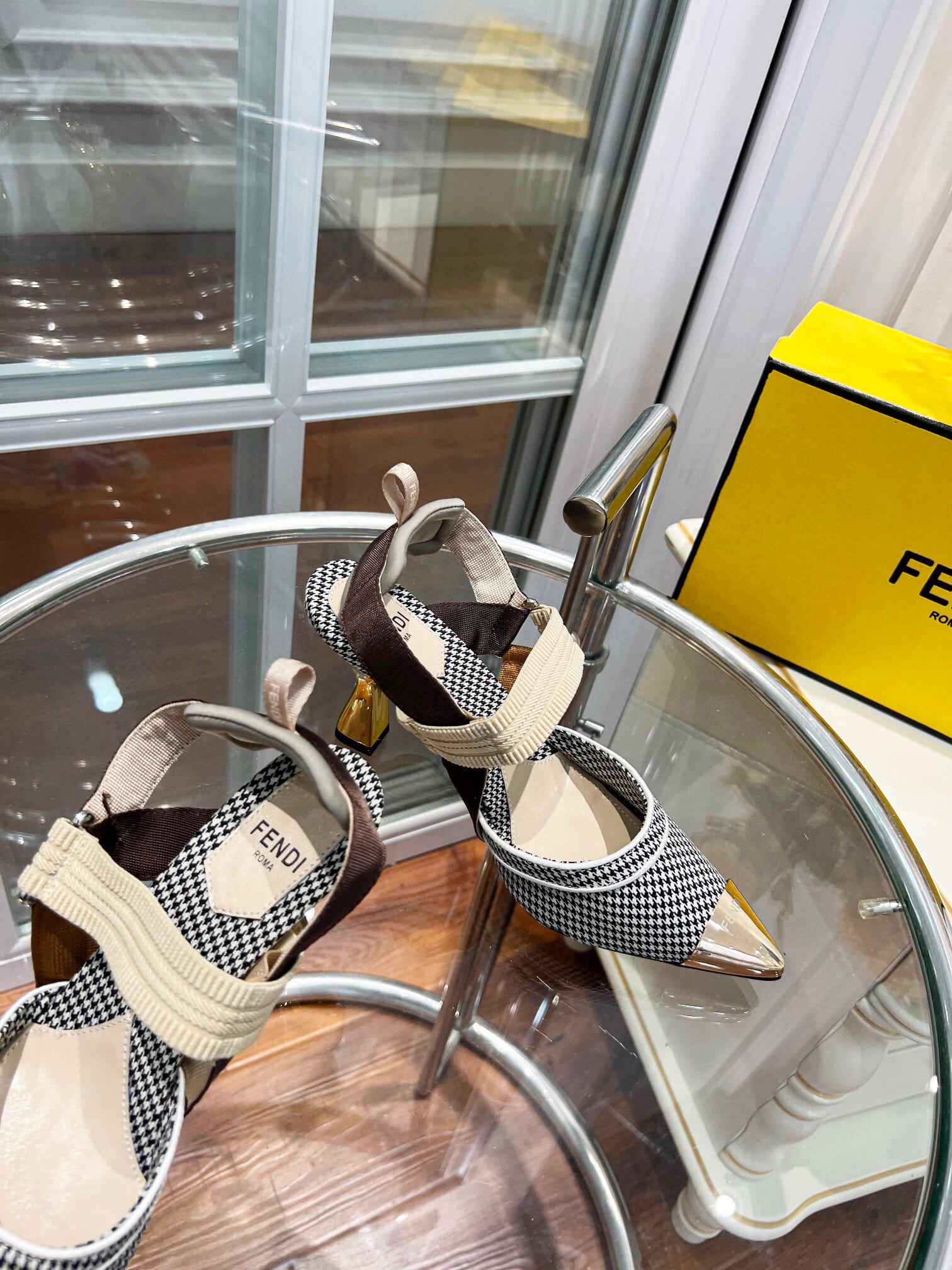 Fendi Colibri 85Mm Beaded Slingback Pumps Gold Black
