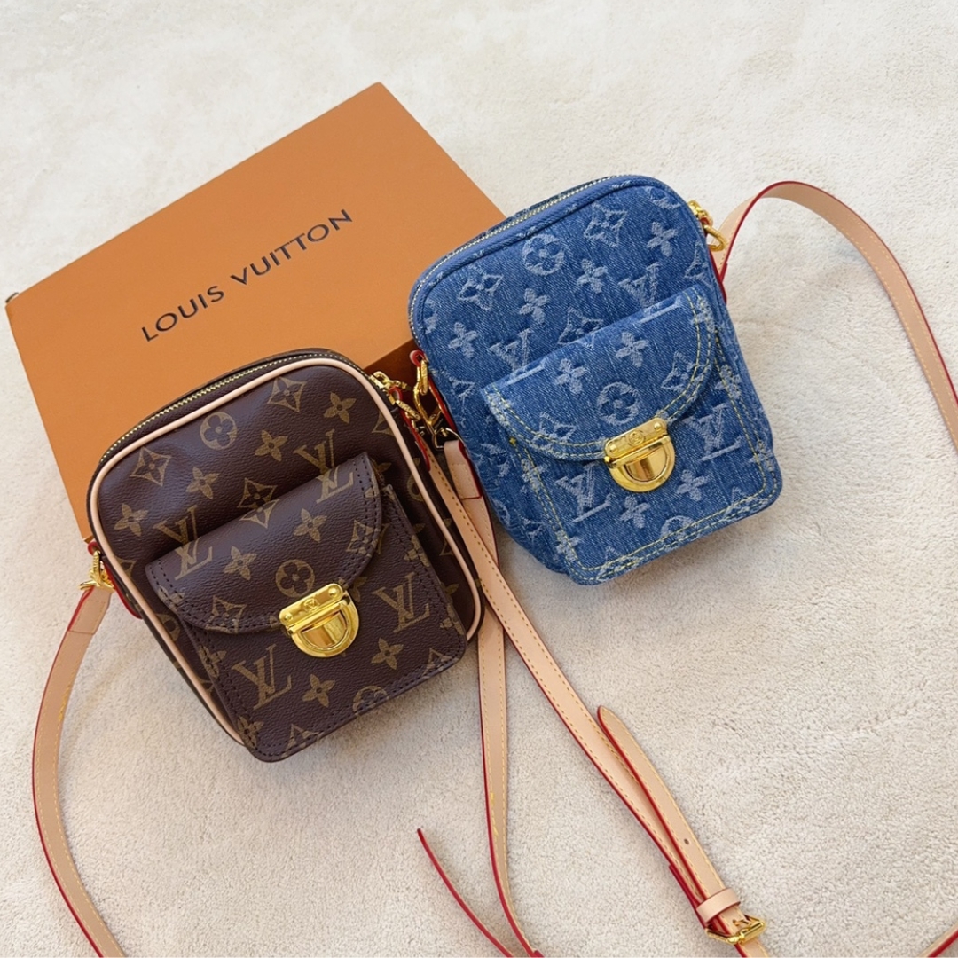 Louis Vuitton Fairfax Pochette Bag Denim Blue 17Cm M82948