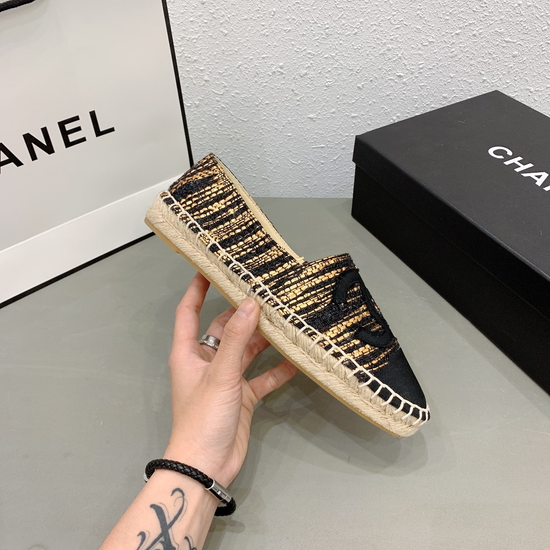 Chanel Metallic Tweed Grosgrain Cc Espadrilles Slip On Gold Black