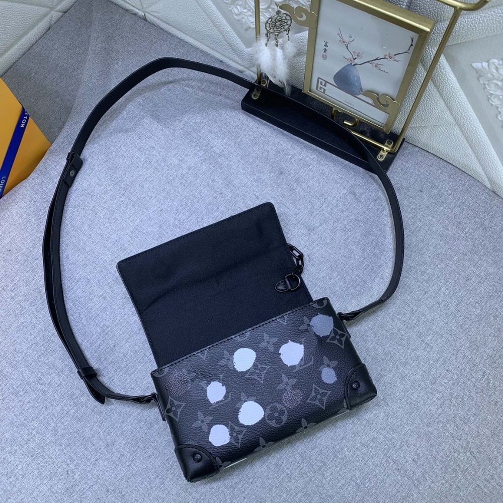 Louis Vuitton X Yayoi Kusama Steamer Wearable Wallet Monogram Eclipse Black 18cm
