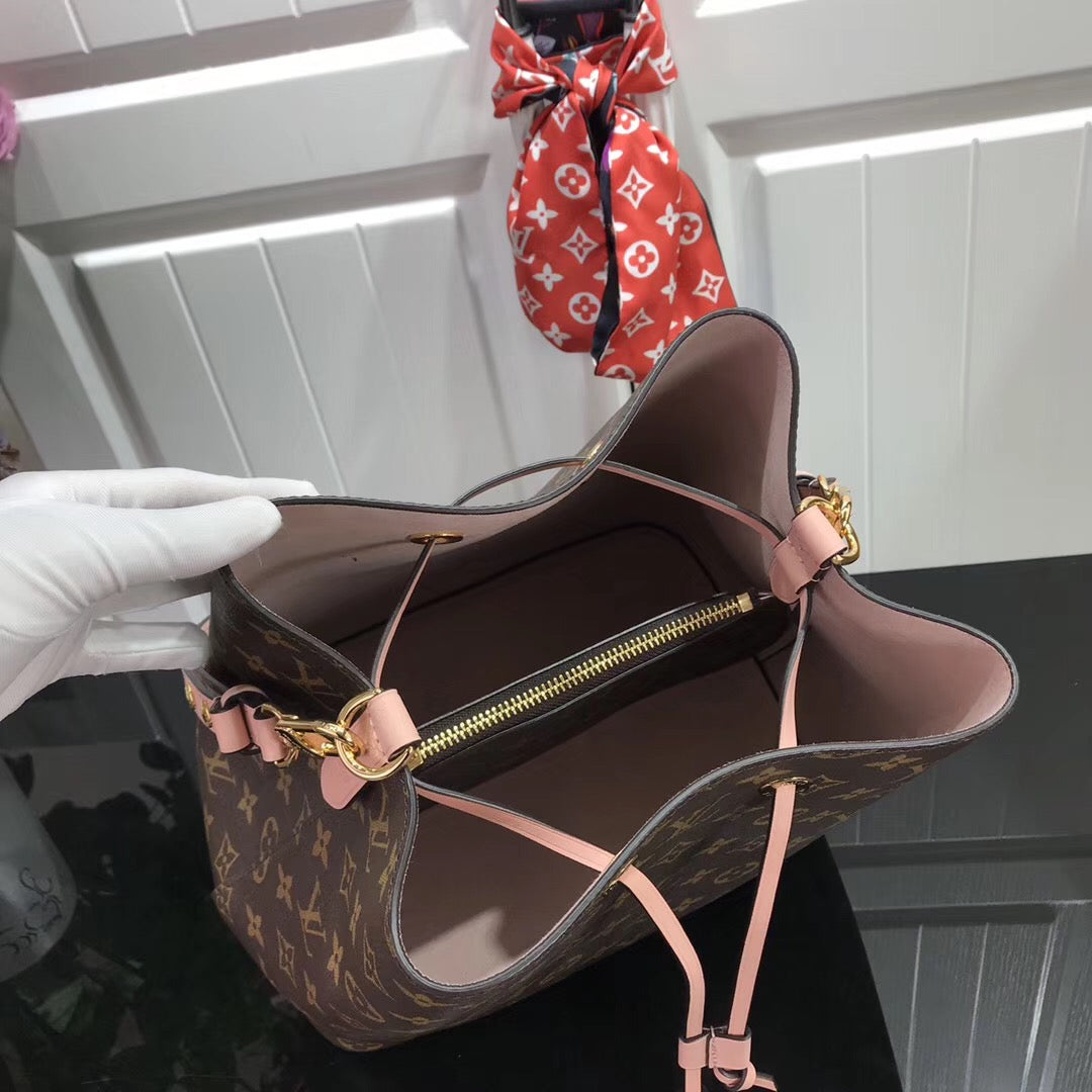 Louis Vuitton N Ono  Rose Poudre Pink 26Cm