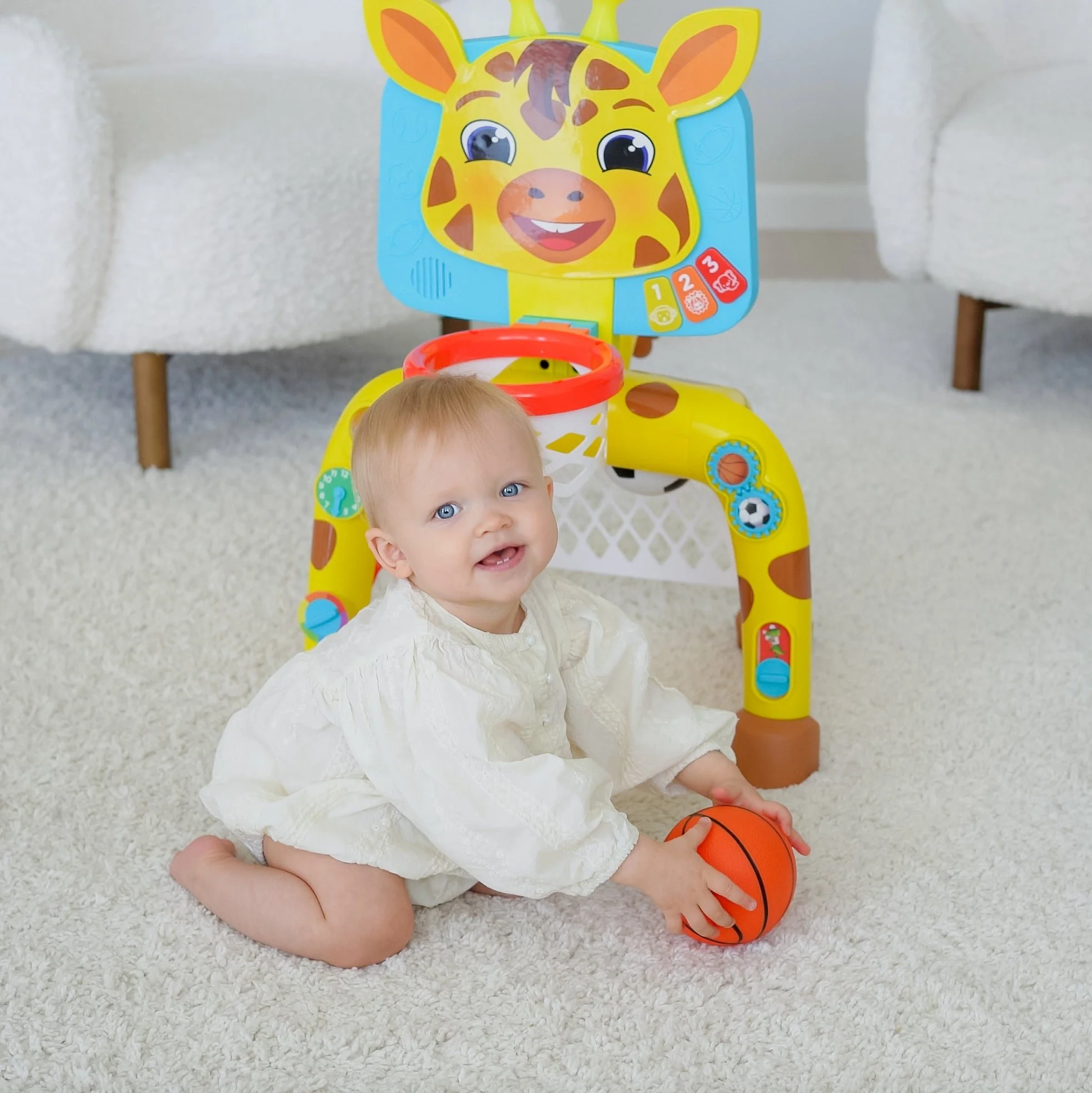 Giraffe Play & Score Activity Center