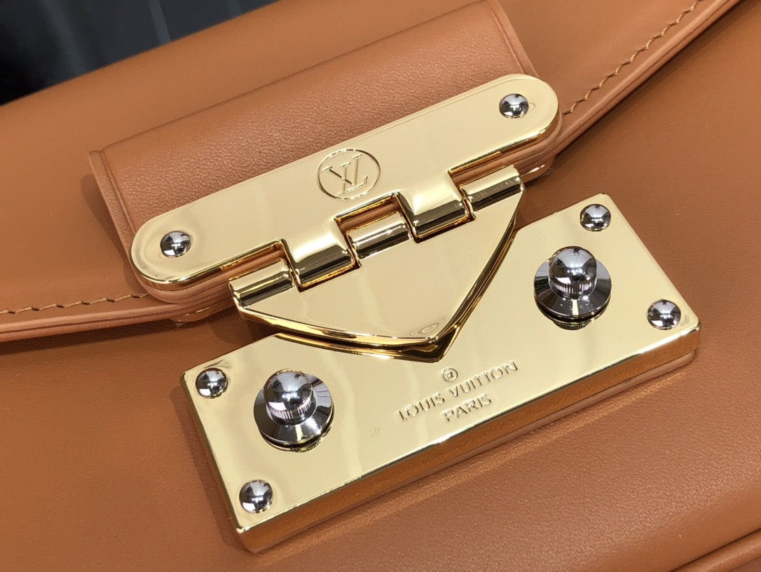 Louis Vuitton Swing 24Cm Hazelnut Brown