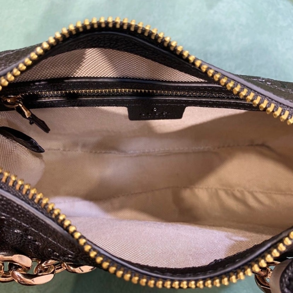 Gucci Gg Emblem Small Shoulder Bag Black 23Cm 815409 Aaeem 1000