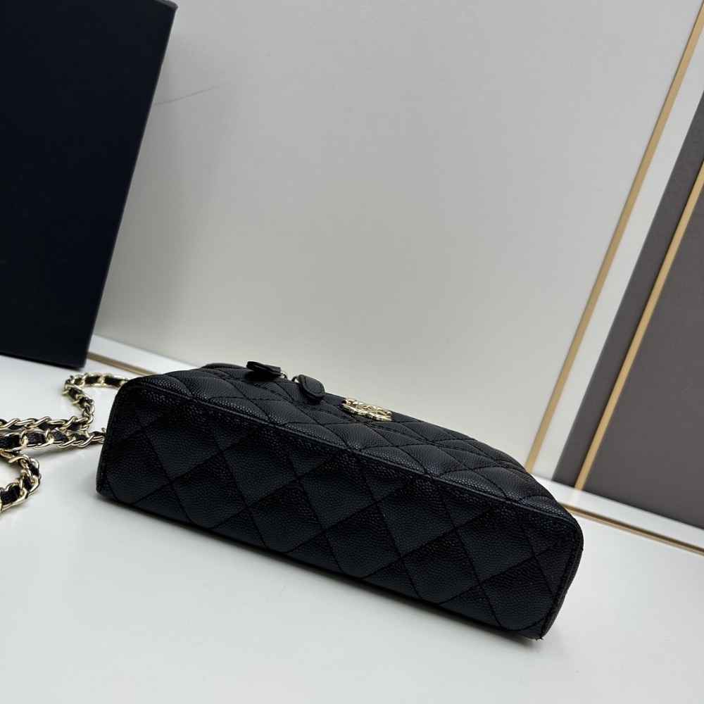 Chanel 25C Vanity With Chain Gold Hardware Black 19Cm
