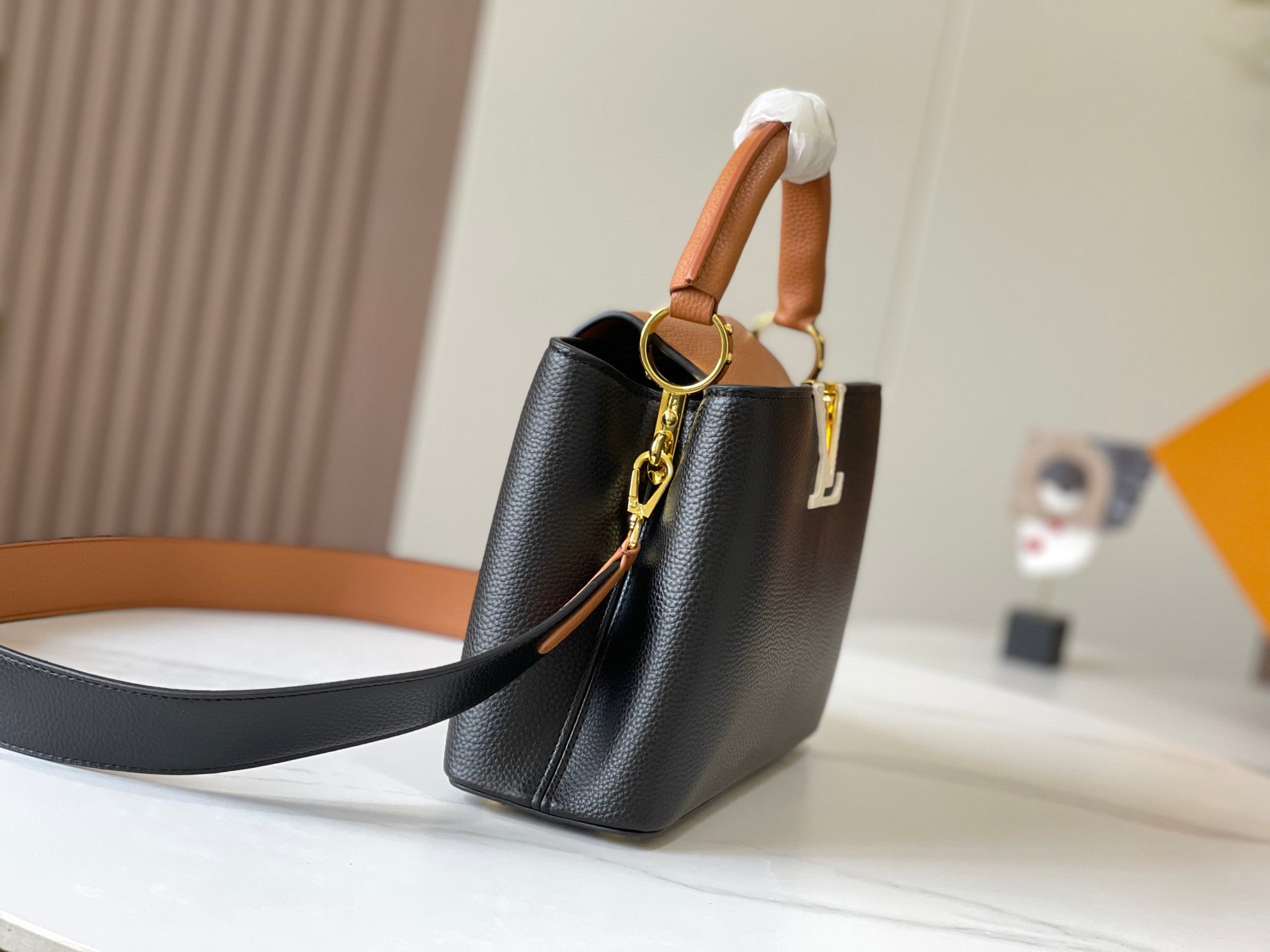 Louis Vuitton Capucines Mm 31Cm