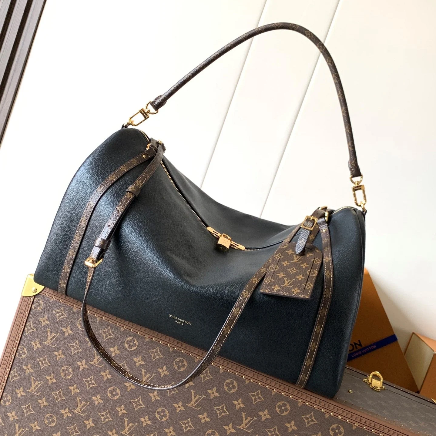 LV M26037 Express Travel 45cm Black Cowhide GHW
