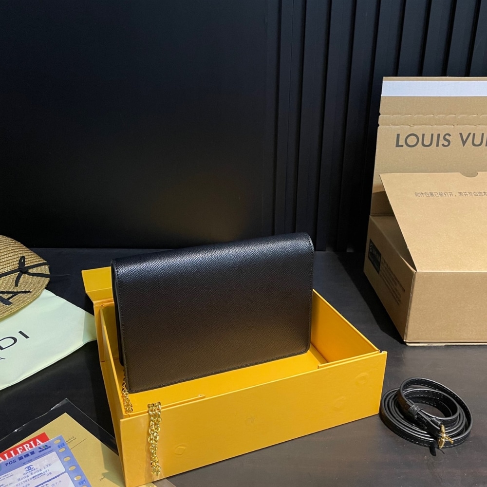 Fendi Ff Diamonds Wallet On Chain Black 22Cm
