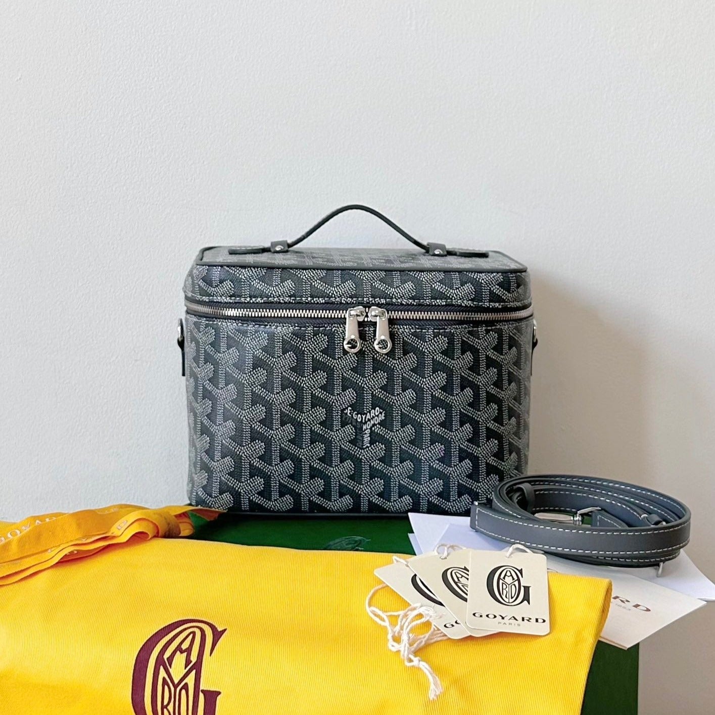 Goyard Goya Makeup Box Bag 20Cm Grey Canvas