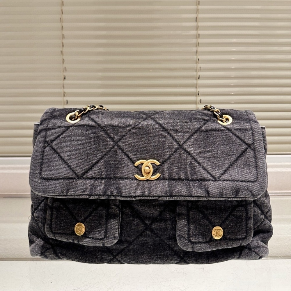 Chanel Maxi Flapbag Washed Denim And Gold Tone Metal Black 30Cm As5727 B22144 94305