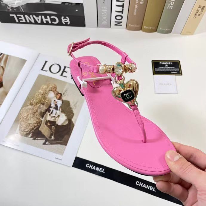 Chanel Shiny Pearl Crystal Cc Heart Thong Sandals Pink