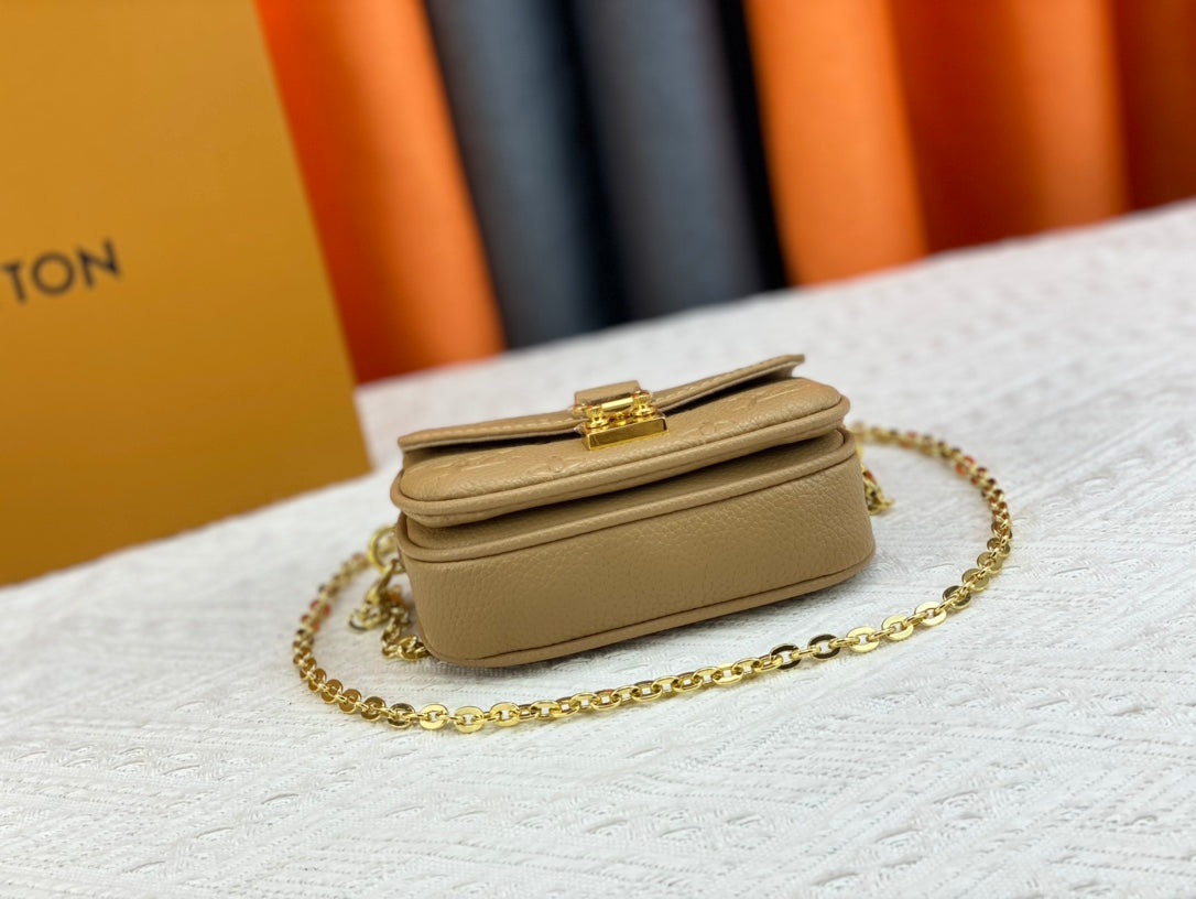 Louis Vuitton Micro Metis Beige Clair 14Cm