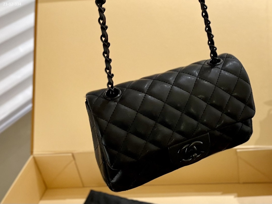 Chanel Flap Bag Black 20Cm