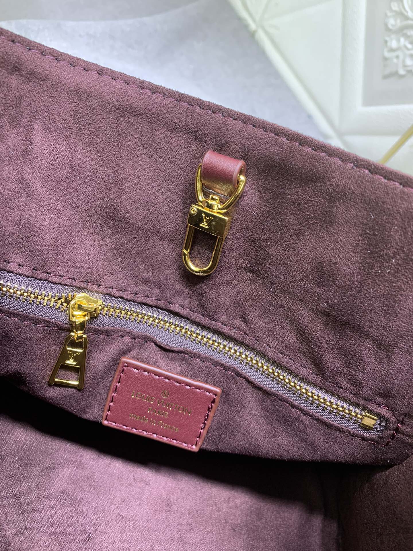 Louis Vuitton Onthego MM Monogram Empreinte Wine Red 25Cm M46601