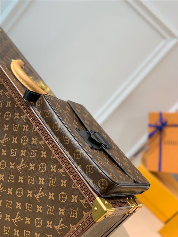 Louis Vuitton S Lock A4 Pouch Brown 28Cm M80560