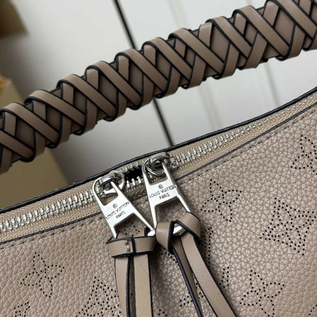 Louis Vuitton Beaubourg Hobo MM Galet Gray 32Cm M56084