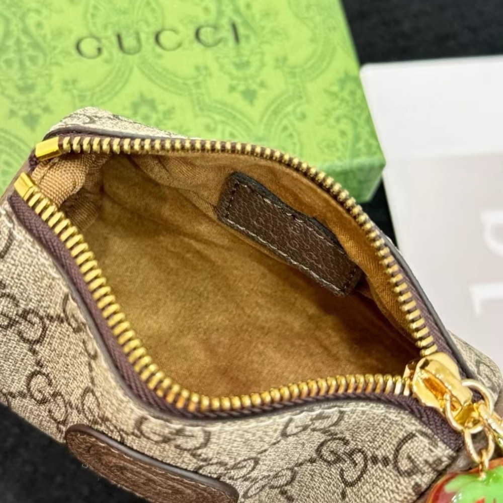 Gucci Double G Coin Purse Strawberry Wallet Beige 13Cm