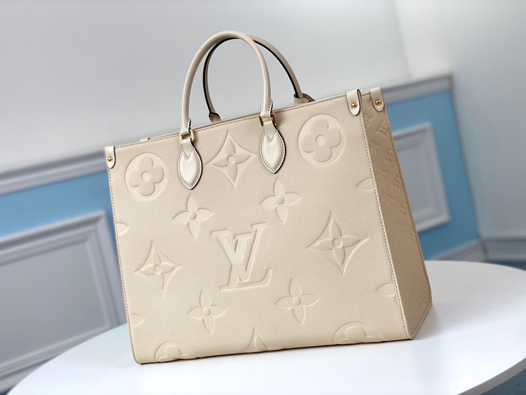 Louis Vuitton OnTheGo MM M46531 Crème Beige
