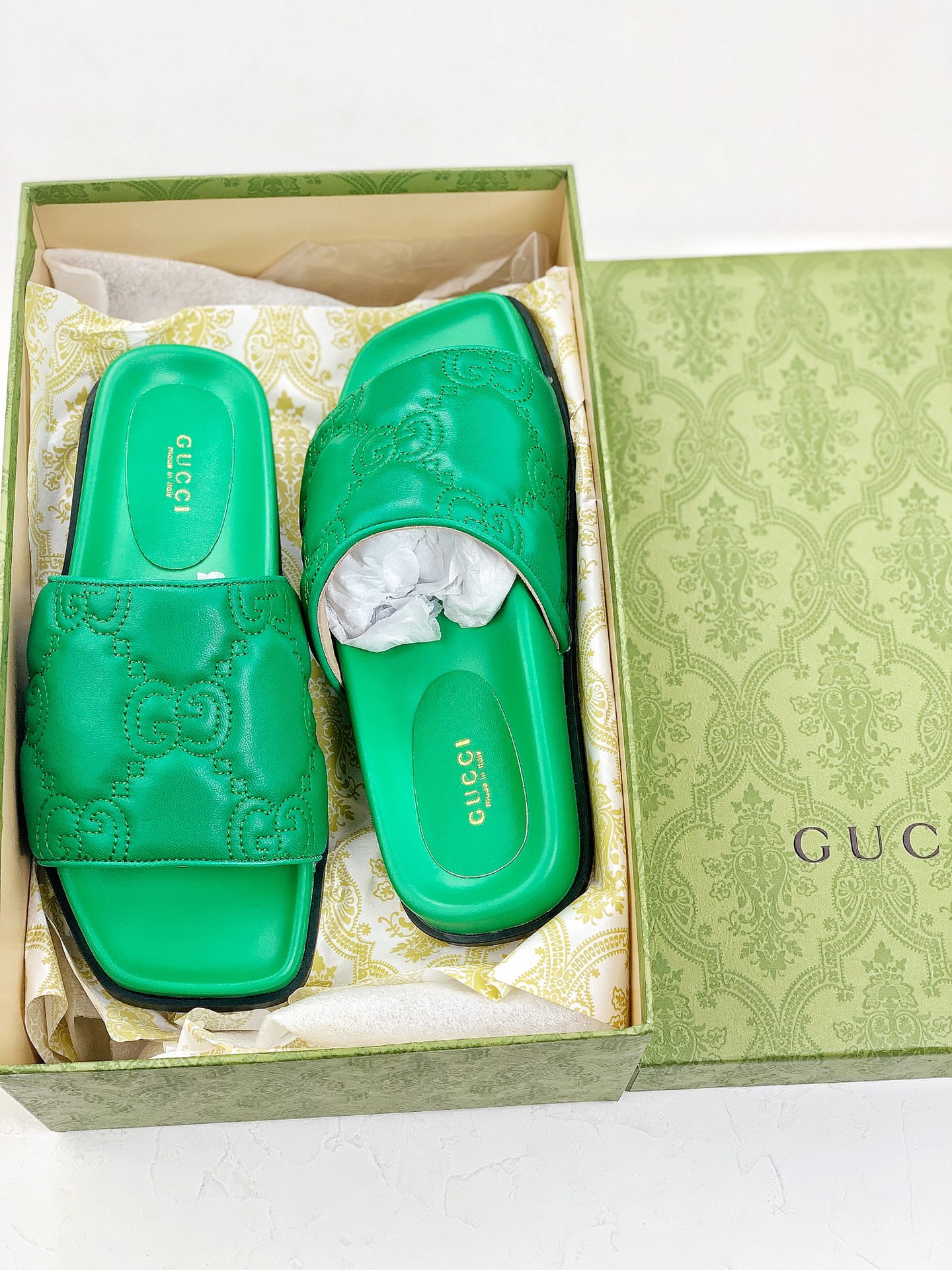 Gucci Womens Gg Matelasse Slide Green