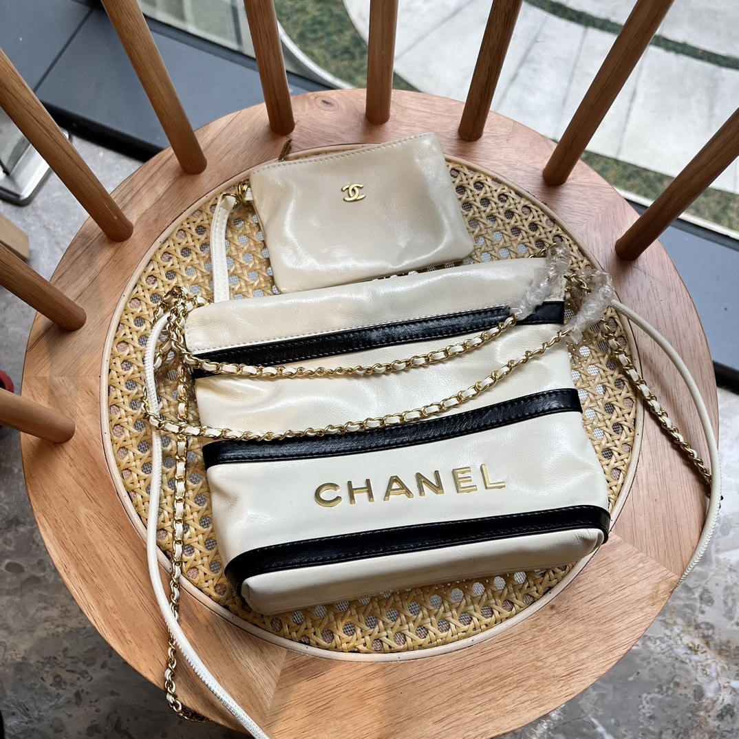 Chanel 22 Small Handbag Black White Gold Tone Metal 19Cm/7.5in As3980 B16652 Ny081