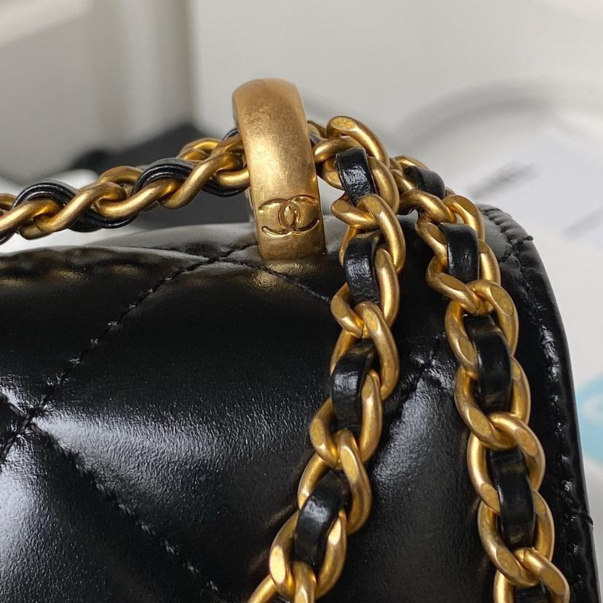 Chanel Shiny Calfskin & Gold-Tone Metal Black 19.2cm/7.6in
