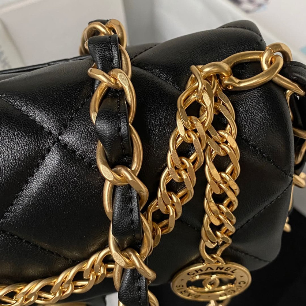 Chanel Small Flap Bag in Lambskin 21cm