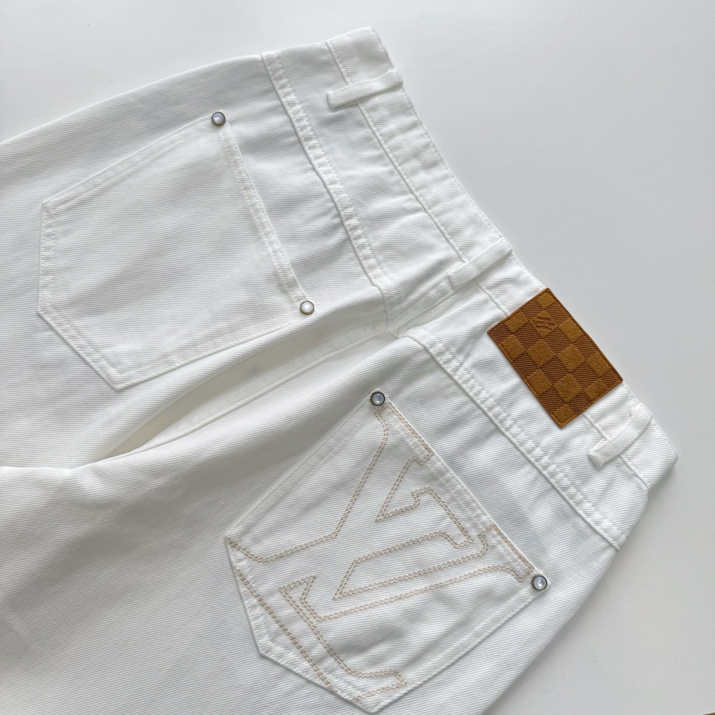 LV 25SS Leather Patch Denim Jeans