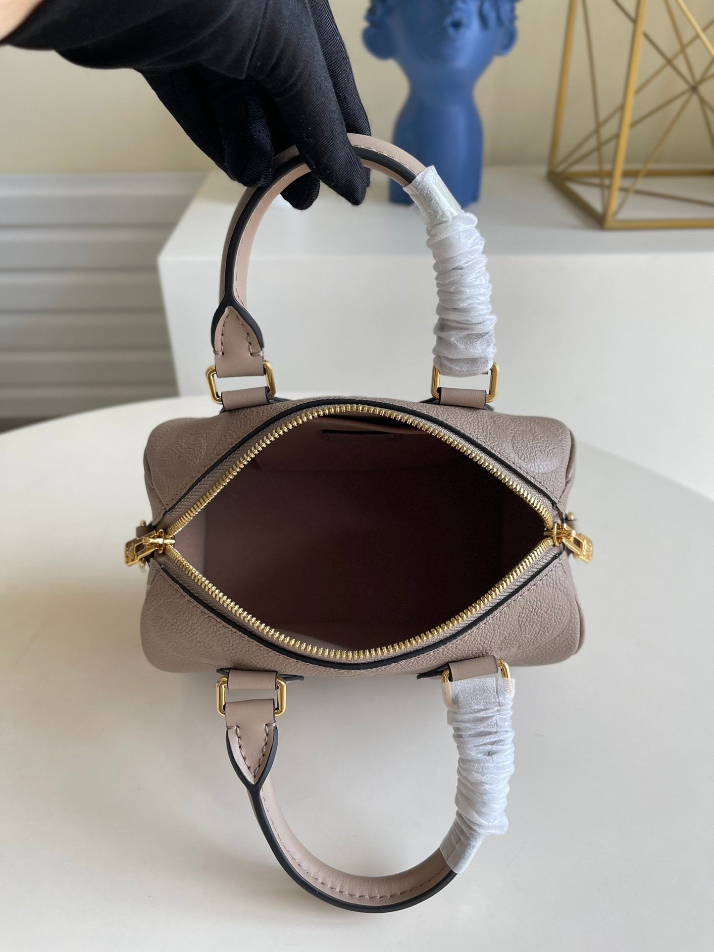 Louis Vuitton Speedy Bandoulière 25 Monogram Empreinte Tourterelle 25cm M59273