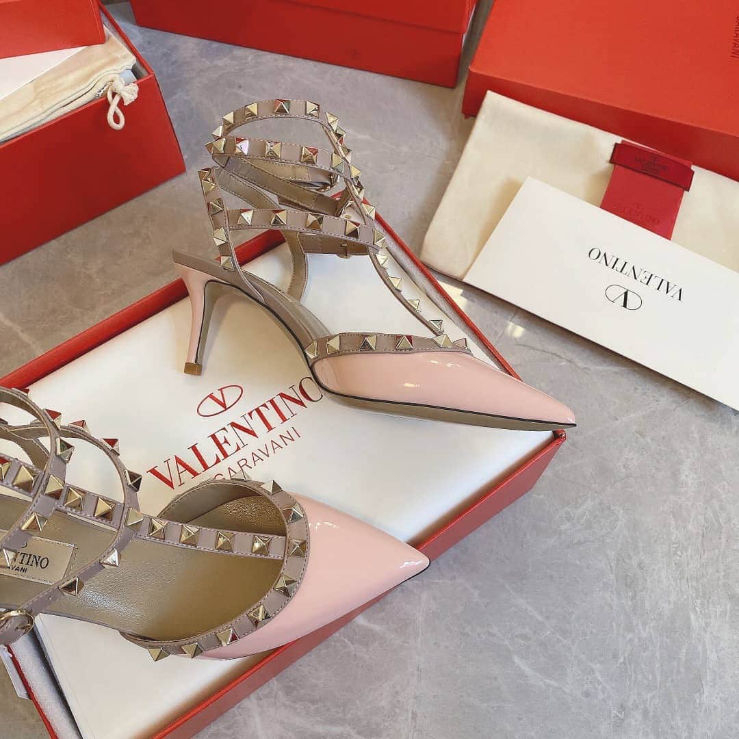 Valentino Garavani Patent Rockstud Caged Pump Pink