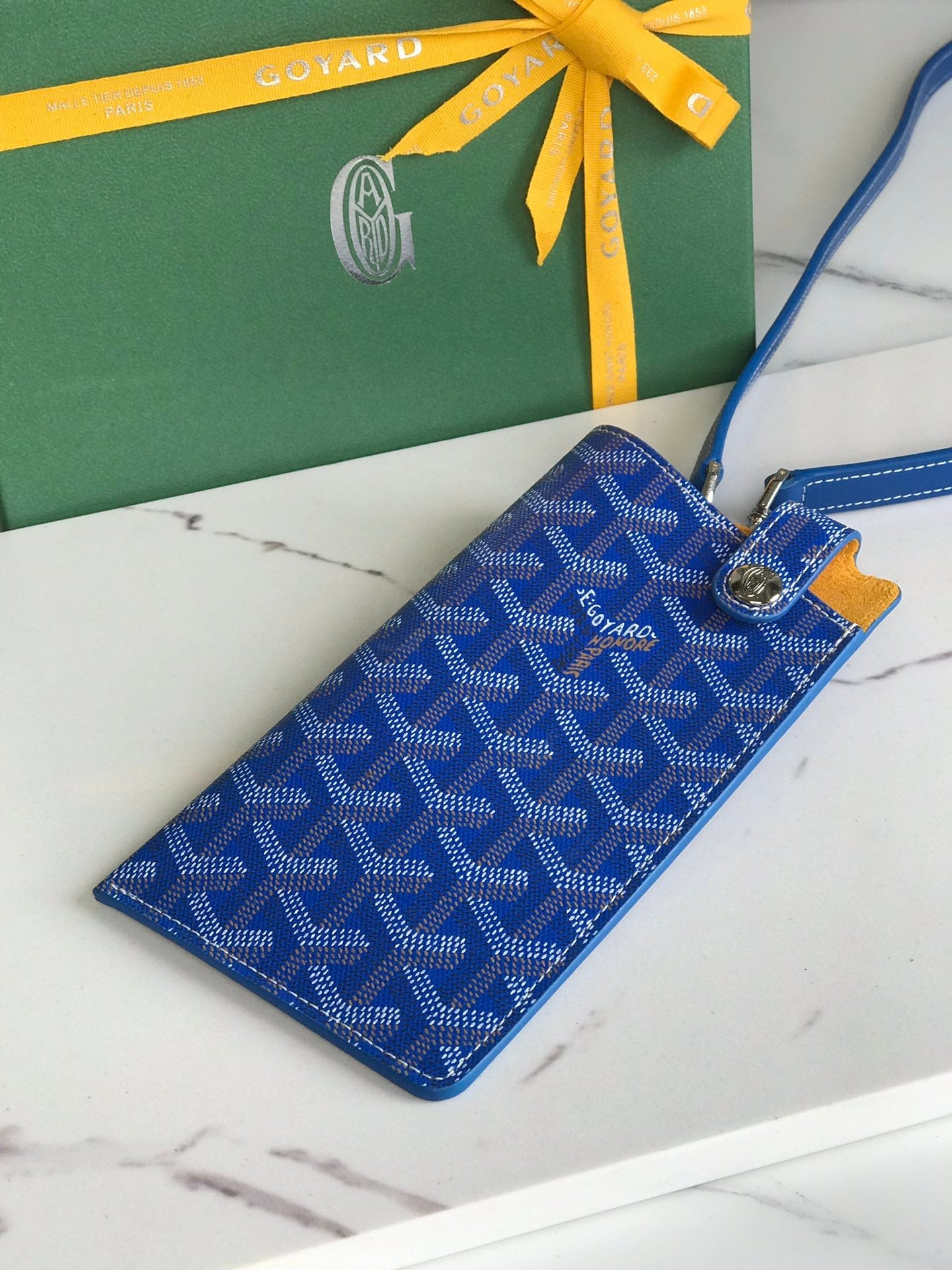 Goyard Montmartre Gm Case 18 Cm Sapphire Blue Goyardine Canvas