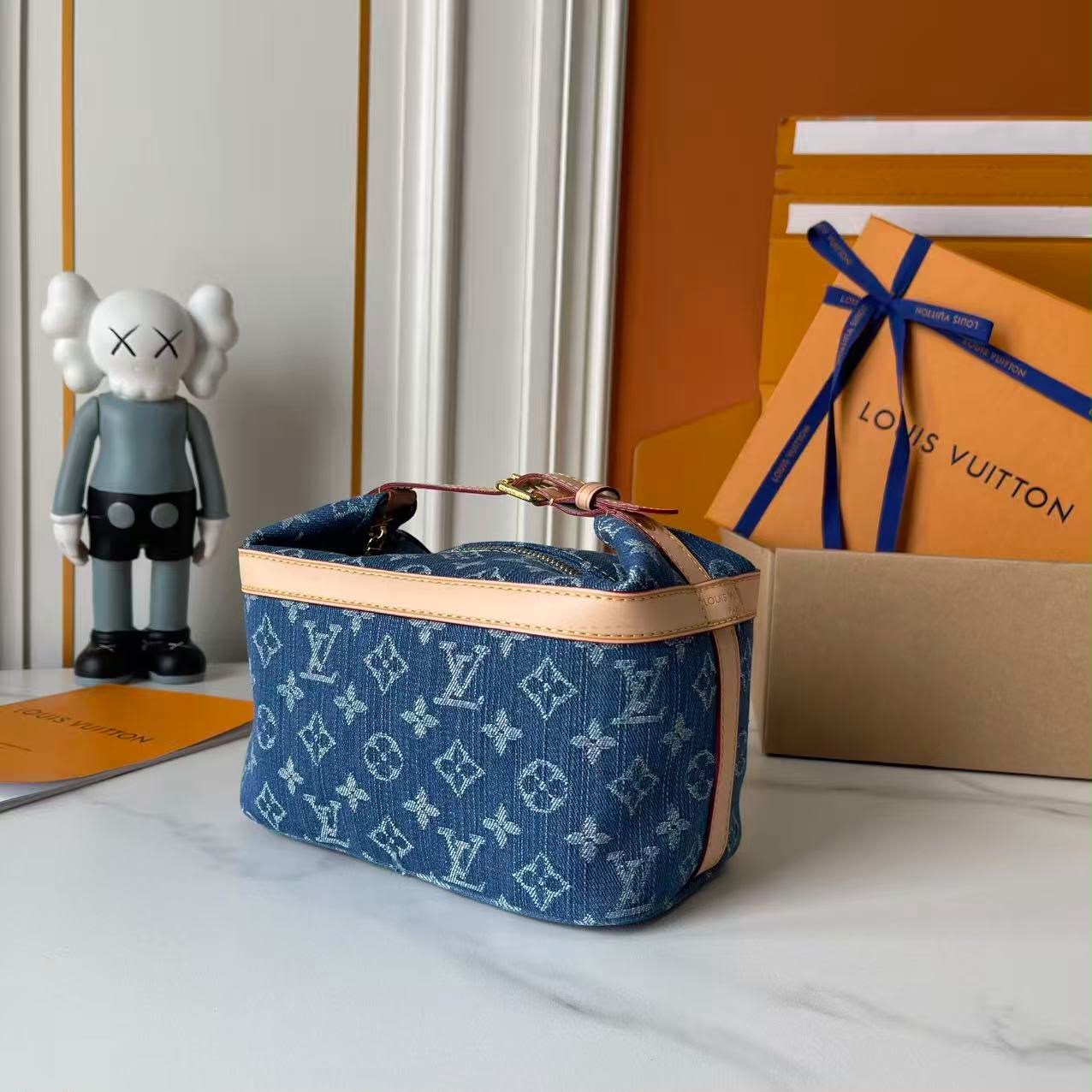 Louis Vuitton Cruiser Toiletry Bag 22cm M27945