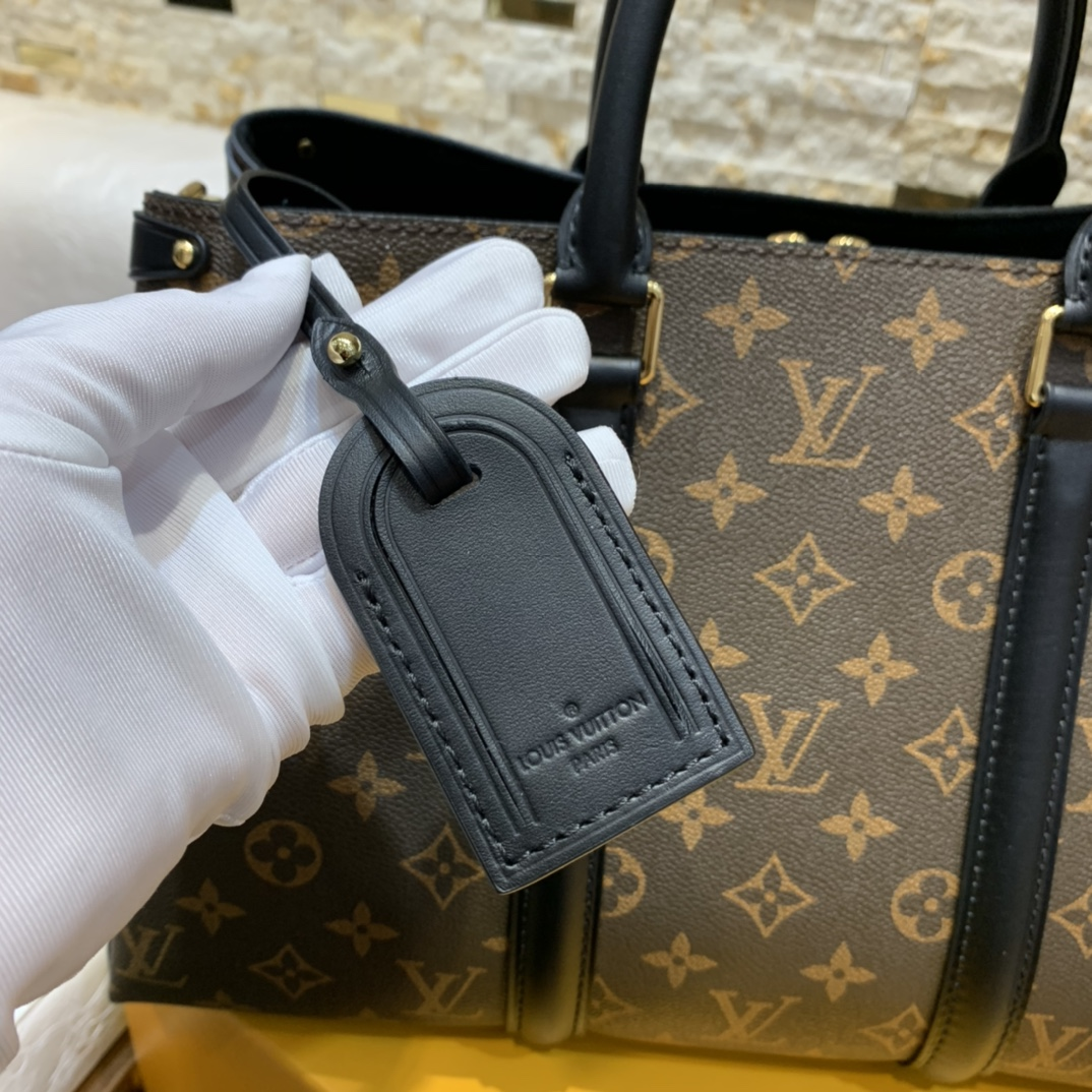 Louis Vuitton Soufflot Mm 36Cm Black
