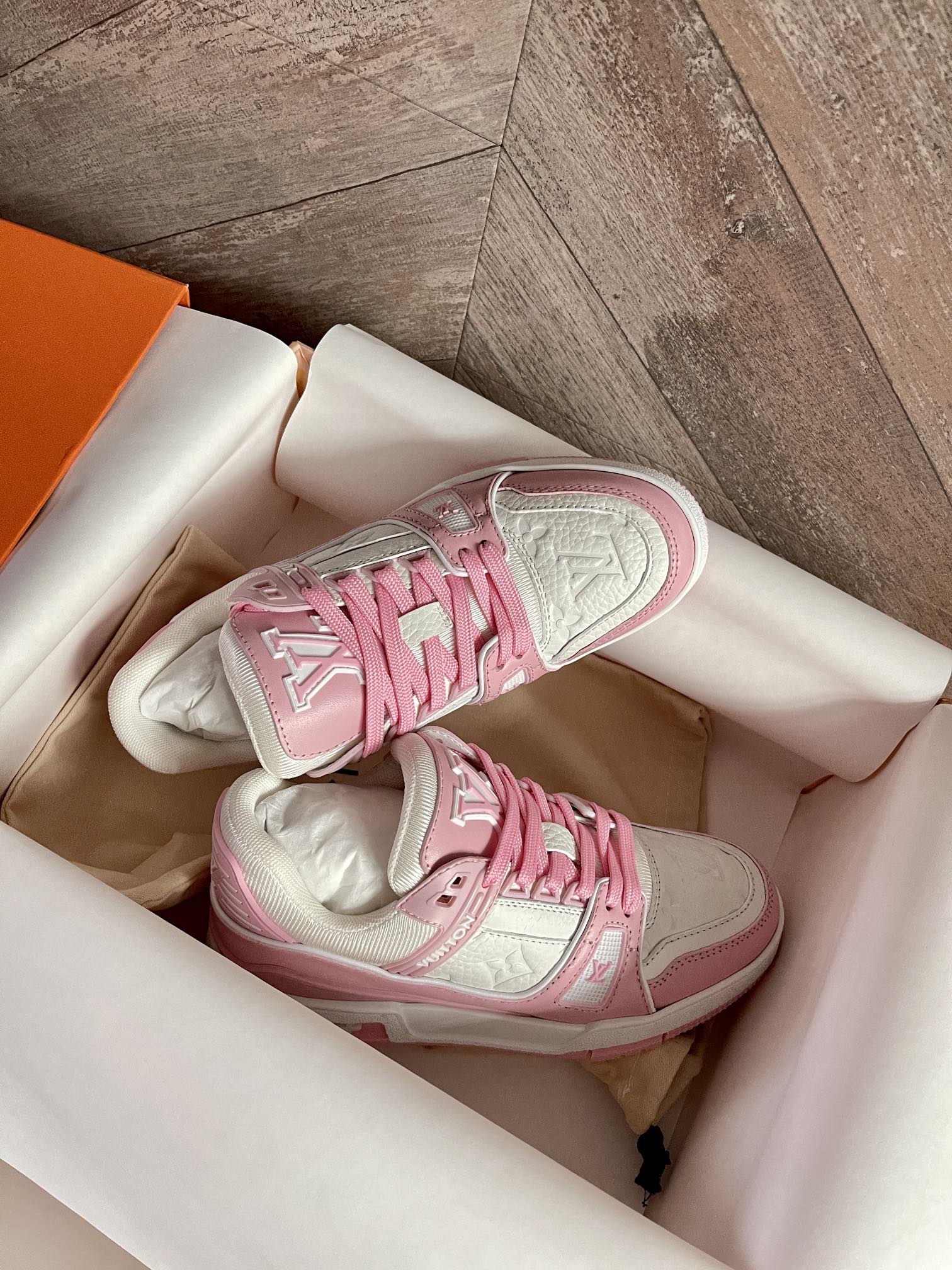 Louis Vuitton Lv Trainer Sneaker Pink Rose 1Aboek