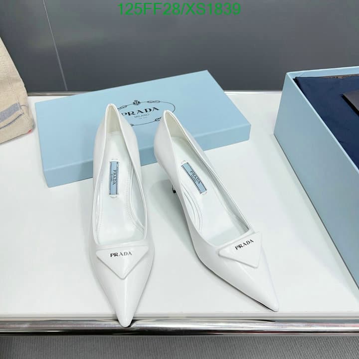 Prada Cleavage Nero Leather Pumps White