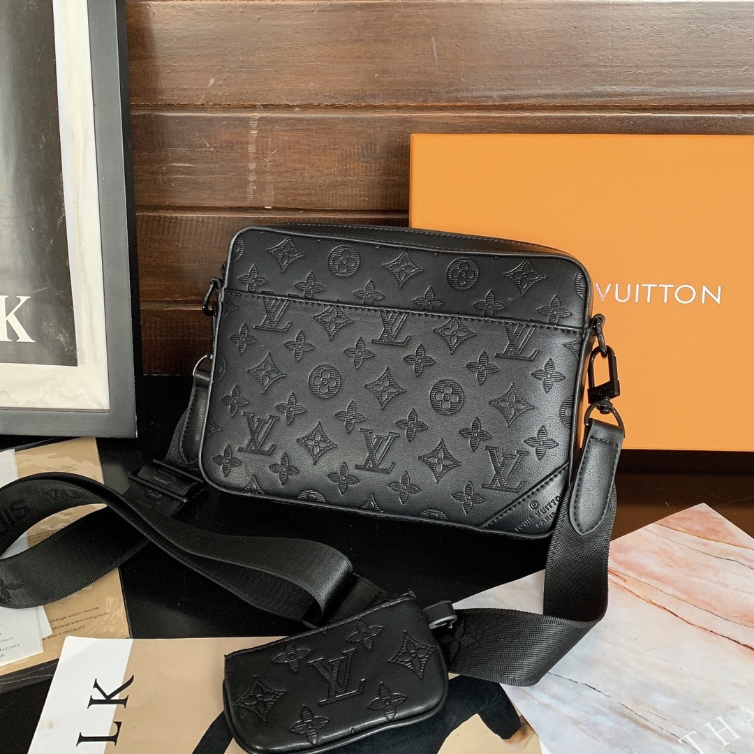 Louis Vuitton Duo Messenger Bag Black 25Cm M69827