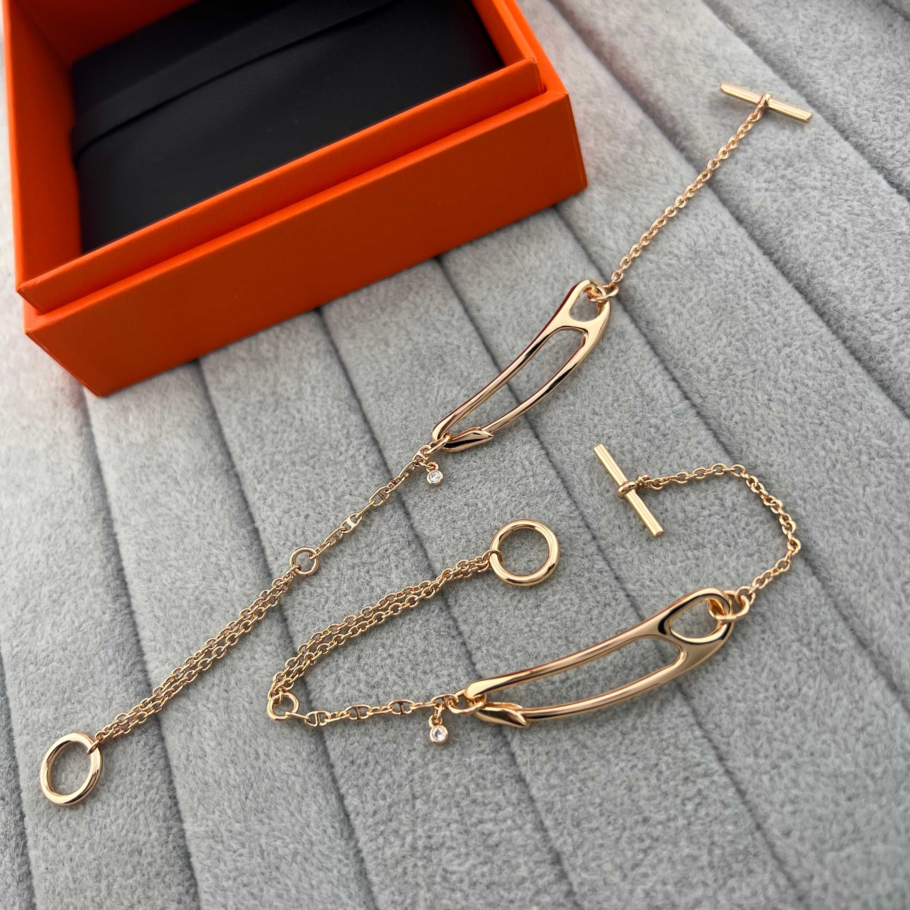 Rose gold polished bracelet