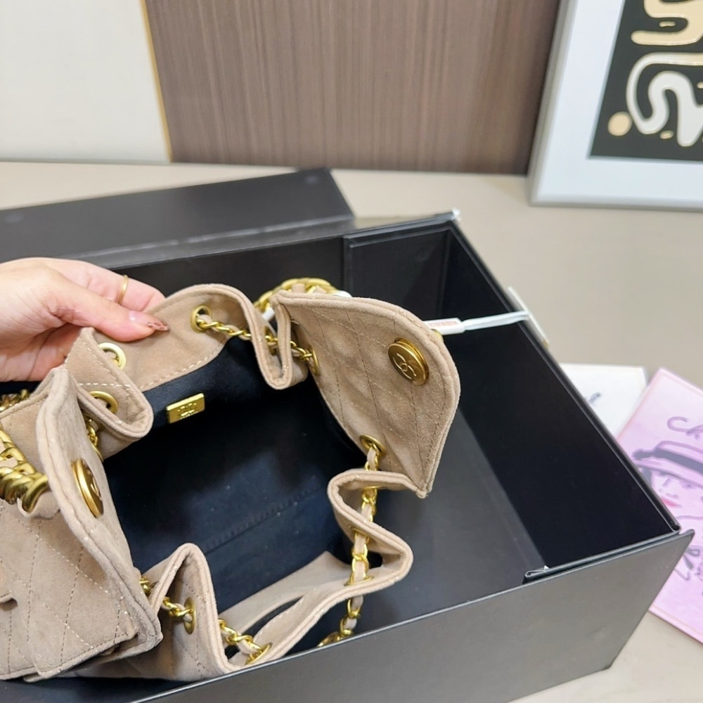 Chanel 25 Small Handbag Suede And Gold Tone Metal Light Grey 26Cm