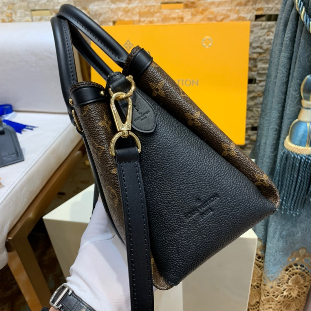Louis Vuitton Soufflot 29Cm Black