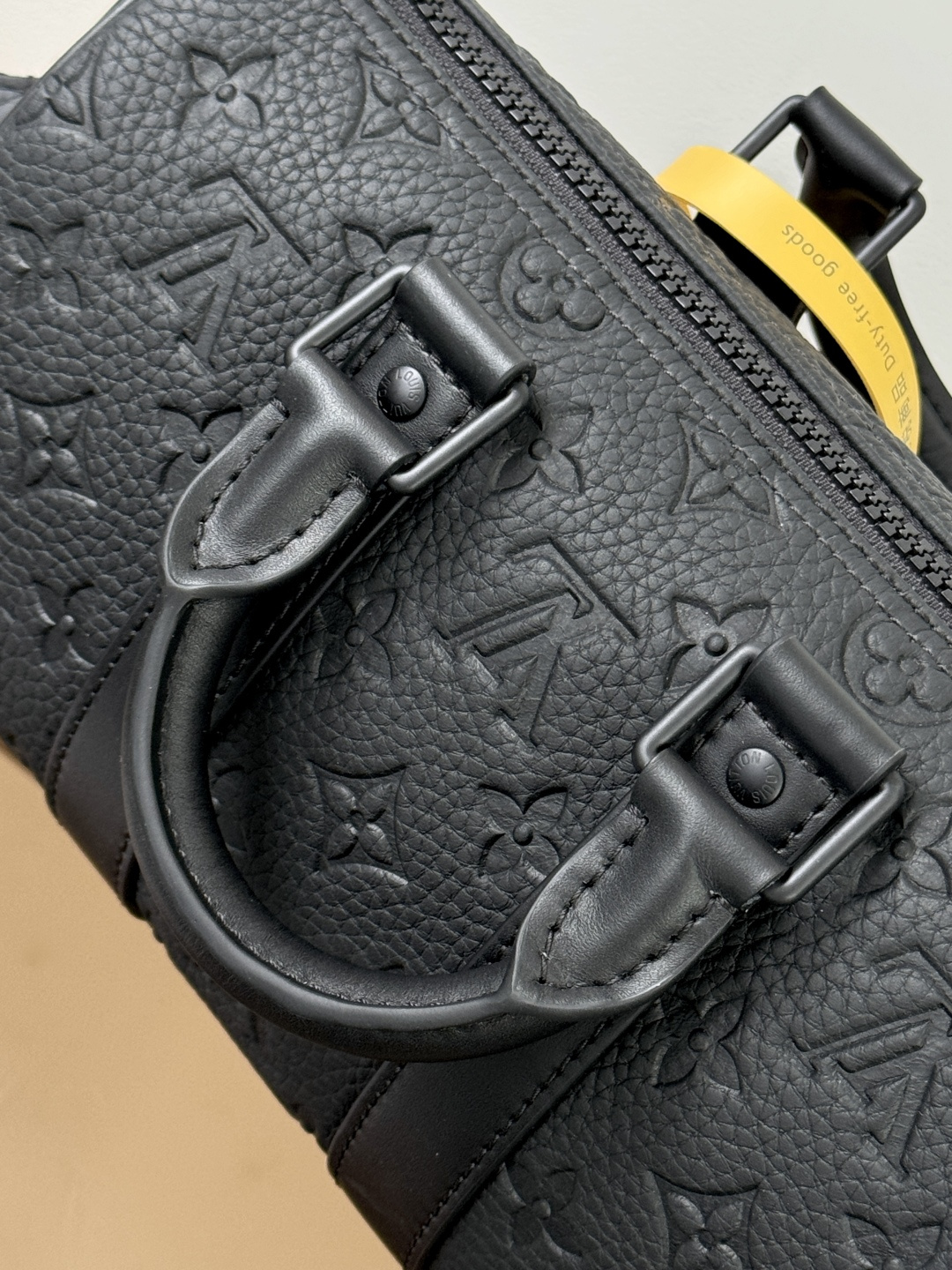 LV M20900 Keepall Bandoulière 25