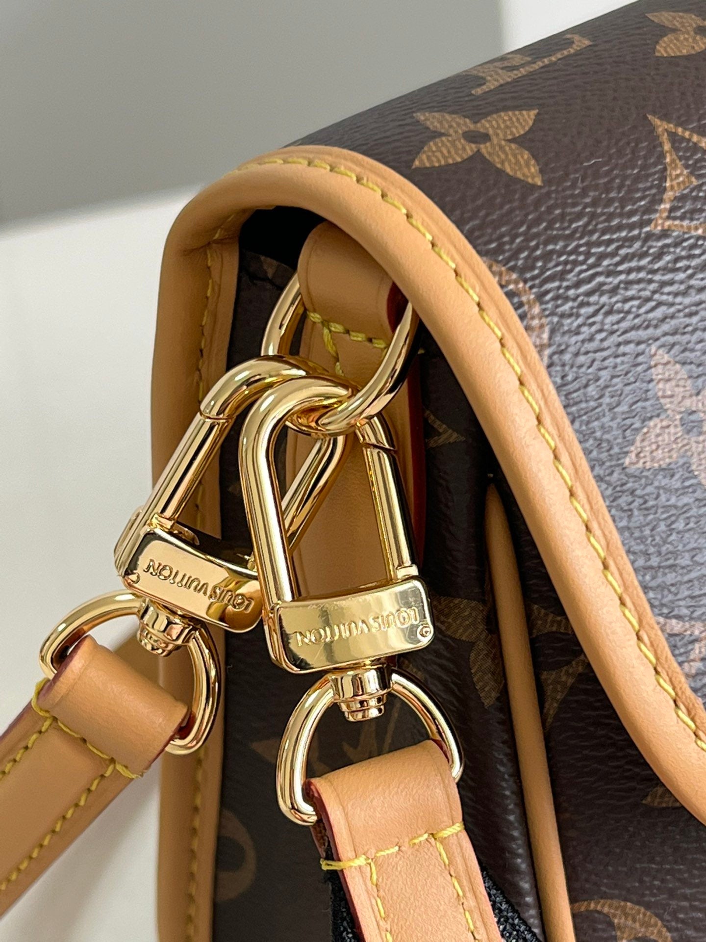 Louis Vuitton Diane Black 24cm/9.4in