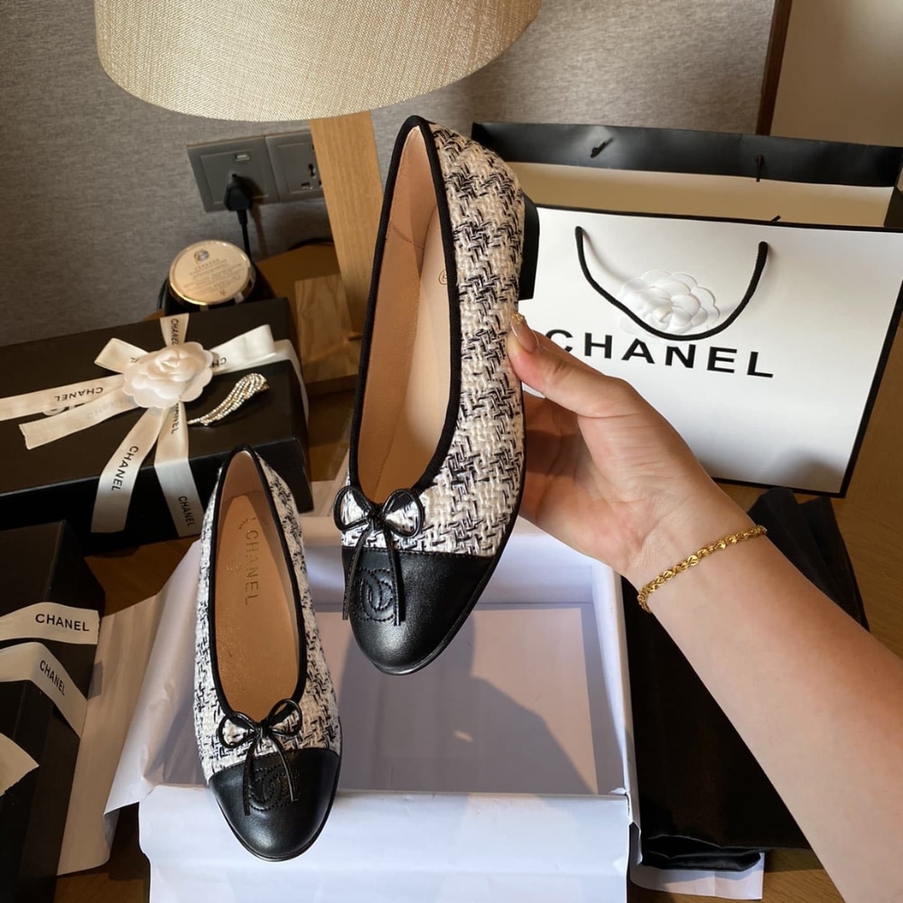 Chanel Ballerina Flats Tweed And Patents White Black