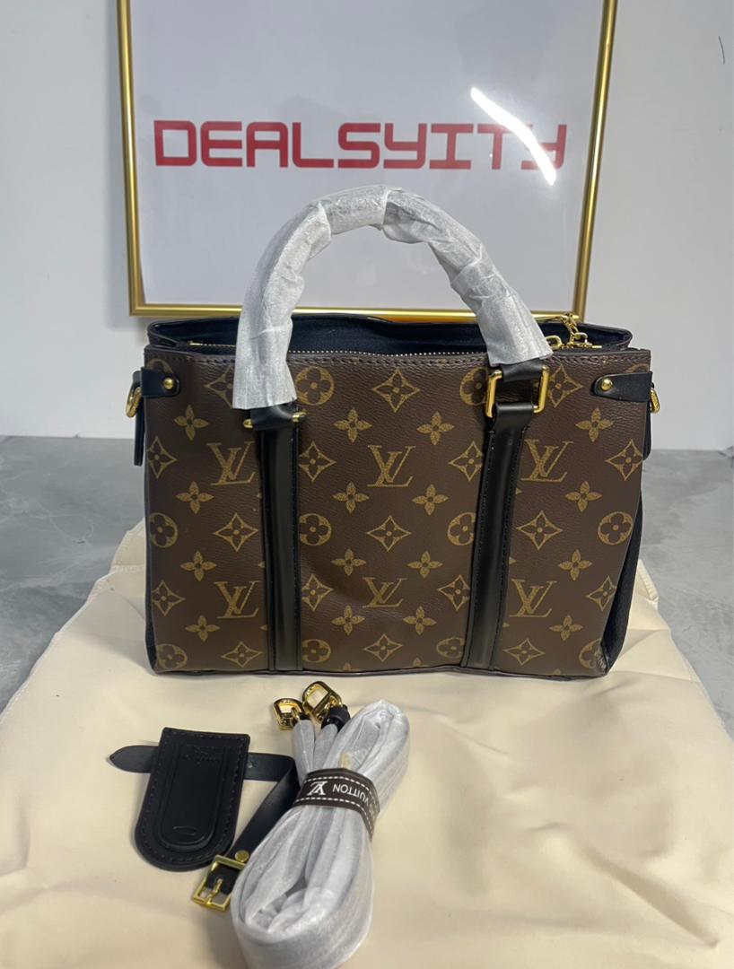 Louis Vuitton Soufflot 29Cm Black