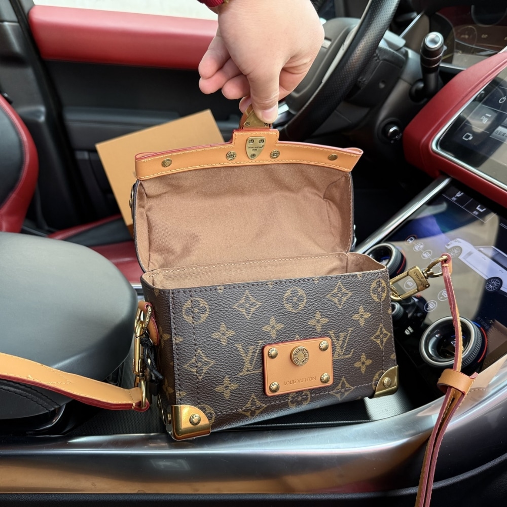 Louis Vuitton Soul Trunk Monogram Dust Coated Canvas Brown 15Cm M11535