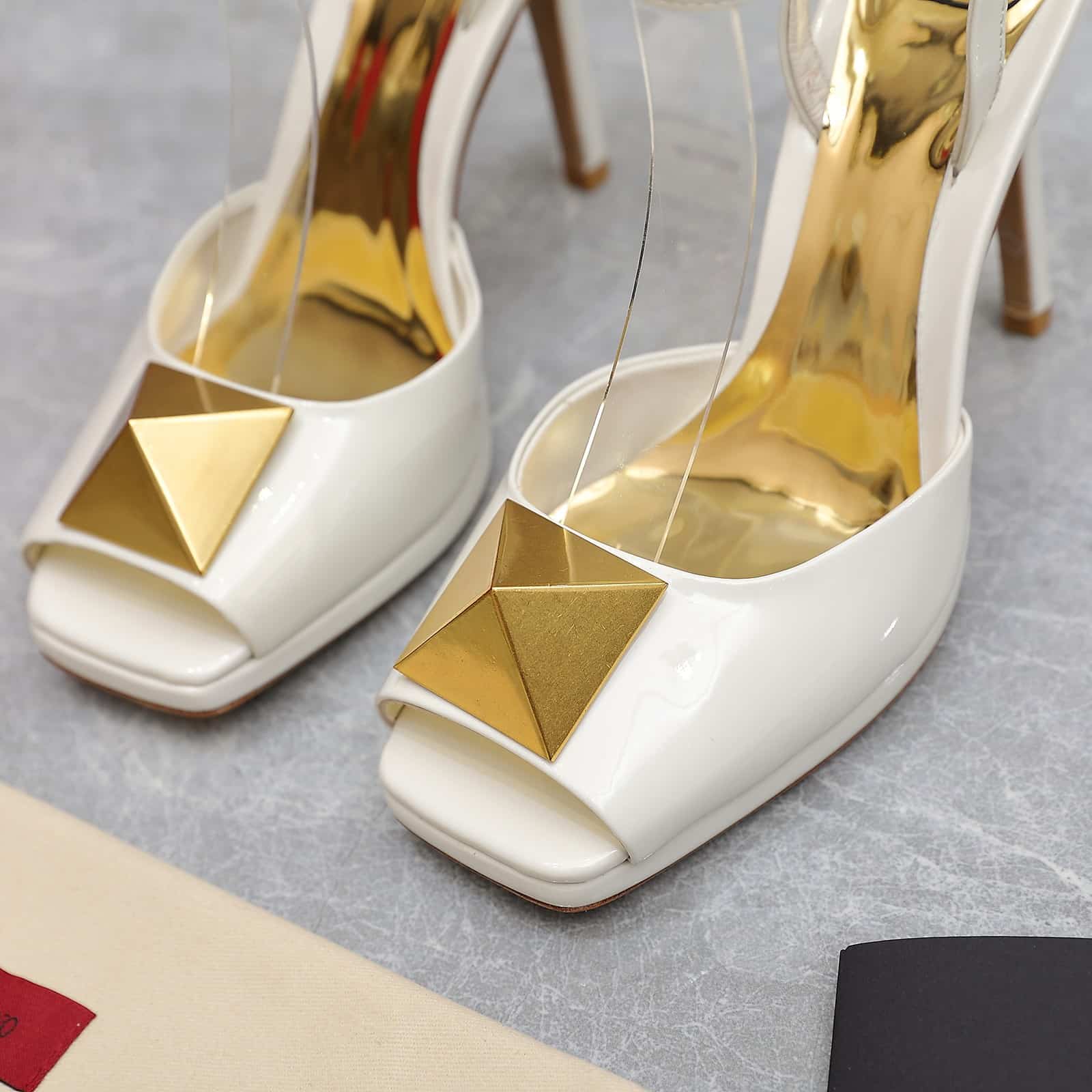 Valentino Garavani Roman Gold Stud Block Pump White