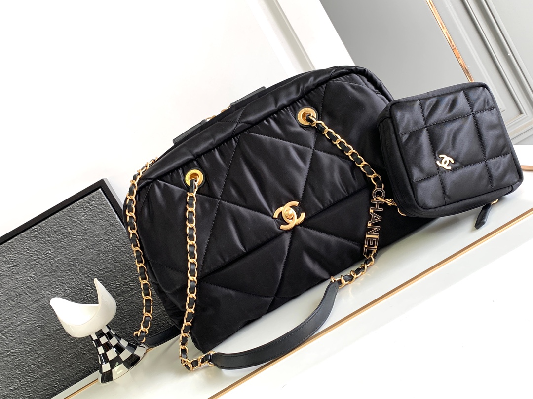chanel House travel bag